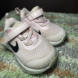 Pink Nike toddler girls shoes